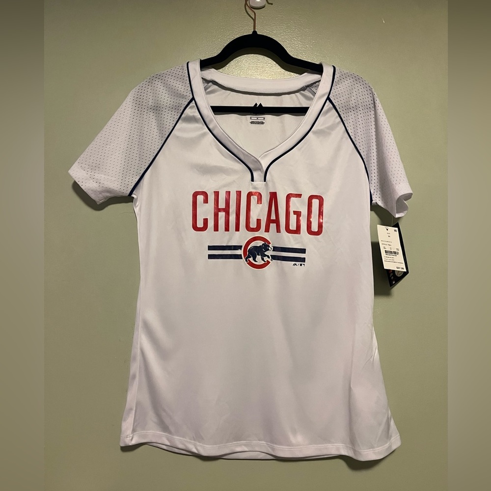 Majestic NWT Chicago Cubs Baseball Shirt - size Med